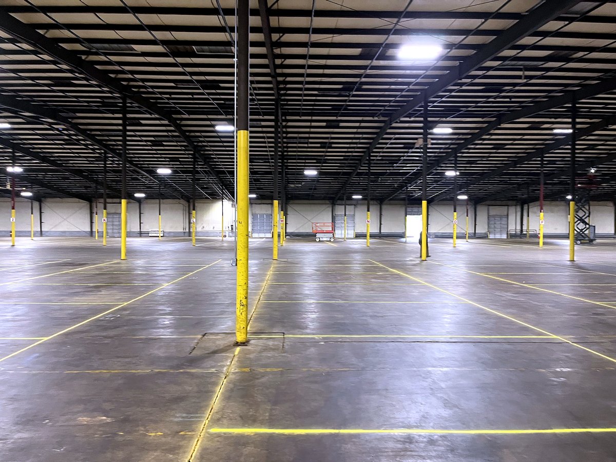 Warehouse LED high-bay lighting